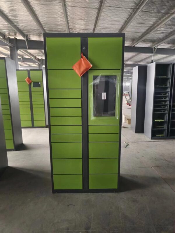 Smart parcel delivery lockers